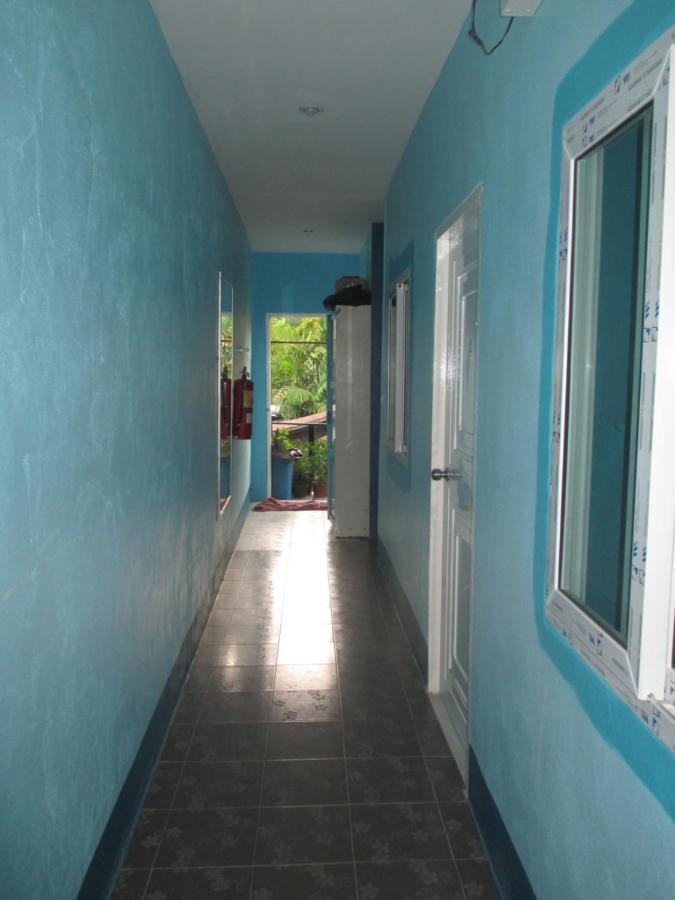 Rehab Hostel Phi Phi-eilanden Buitenkant foto