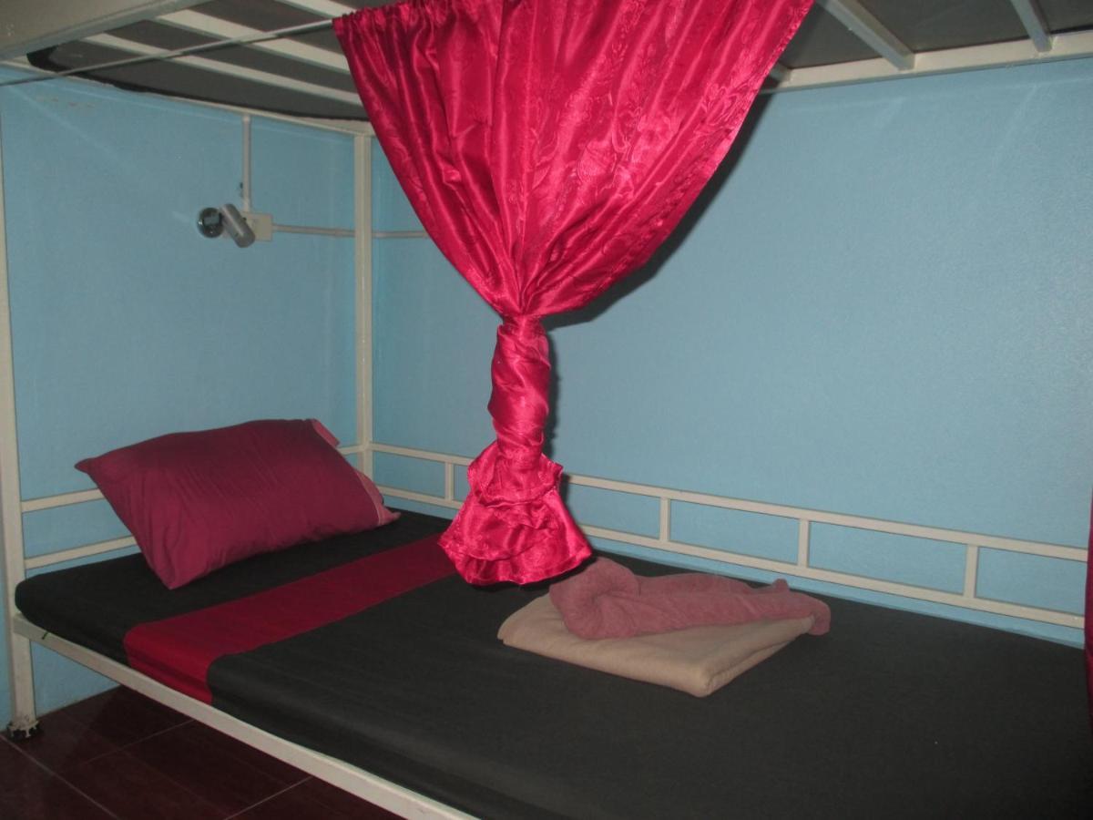 Rehab Hostel Phi Phi-eilanden Buitenkant foto